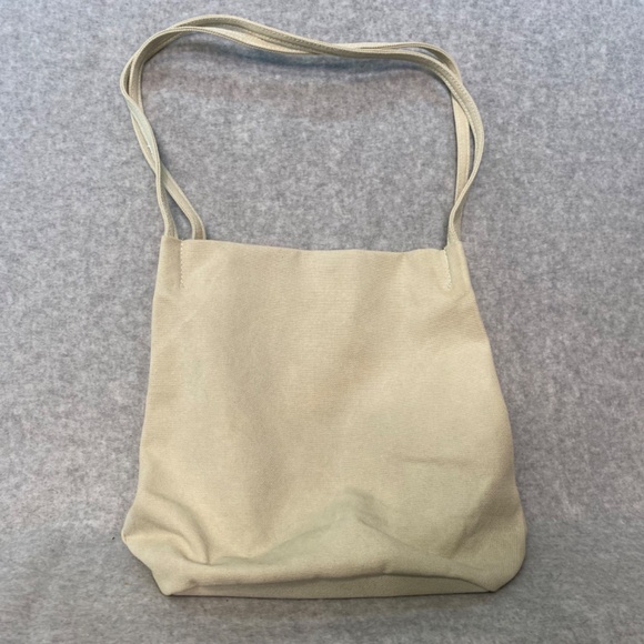 Iswee Canvas Two Handle Purse Magnetic Close 12" X 11" - Picture 7 of 10